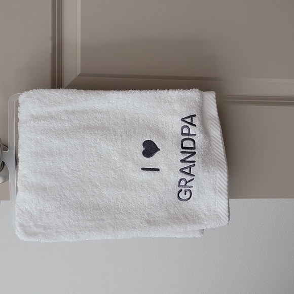 I ❤️ GRANDPA BATH TOWEL - Picture 1 of 5